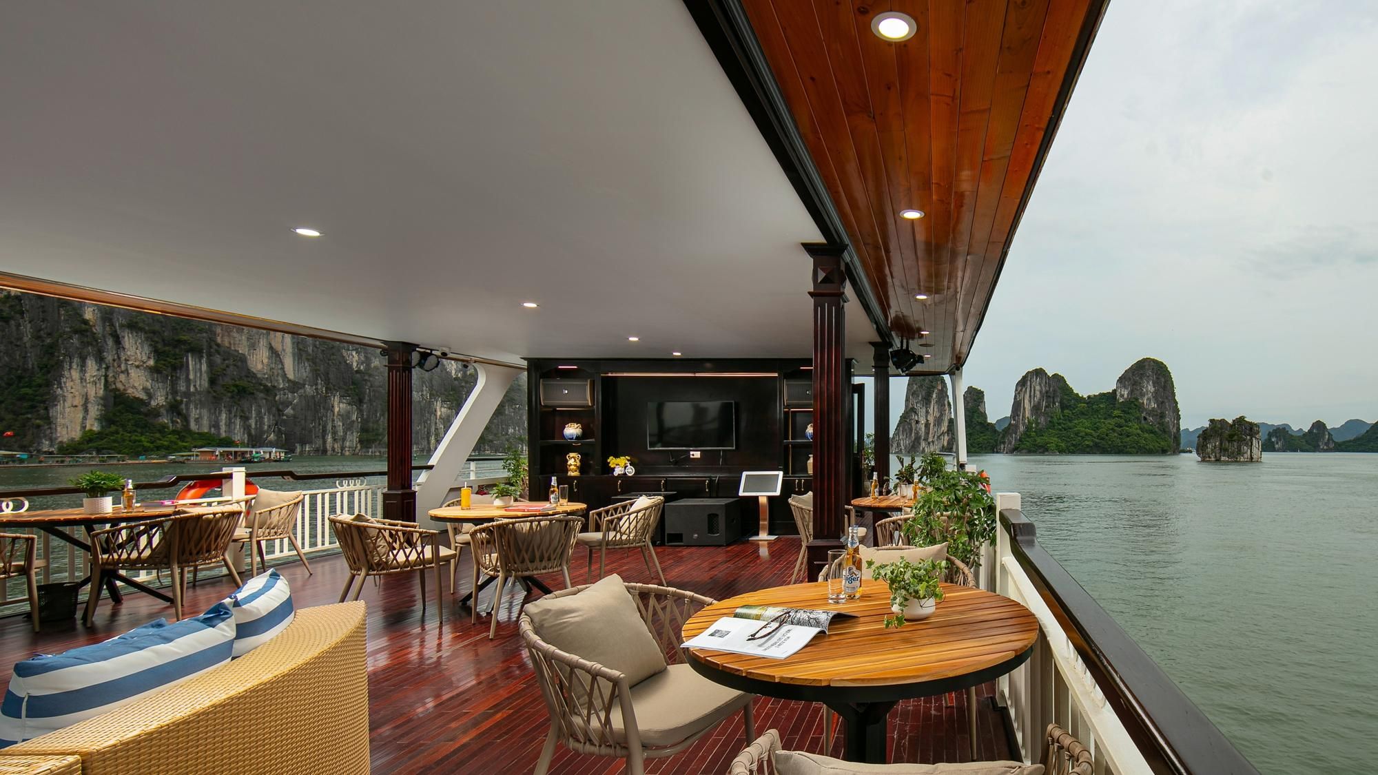 La Regina Day Cruise Halong Bay