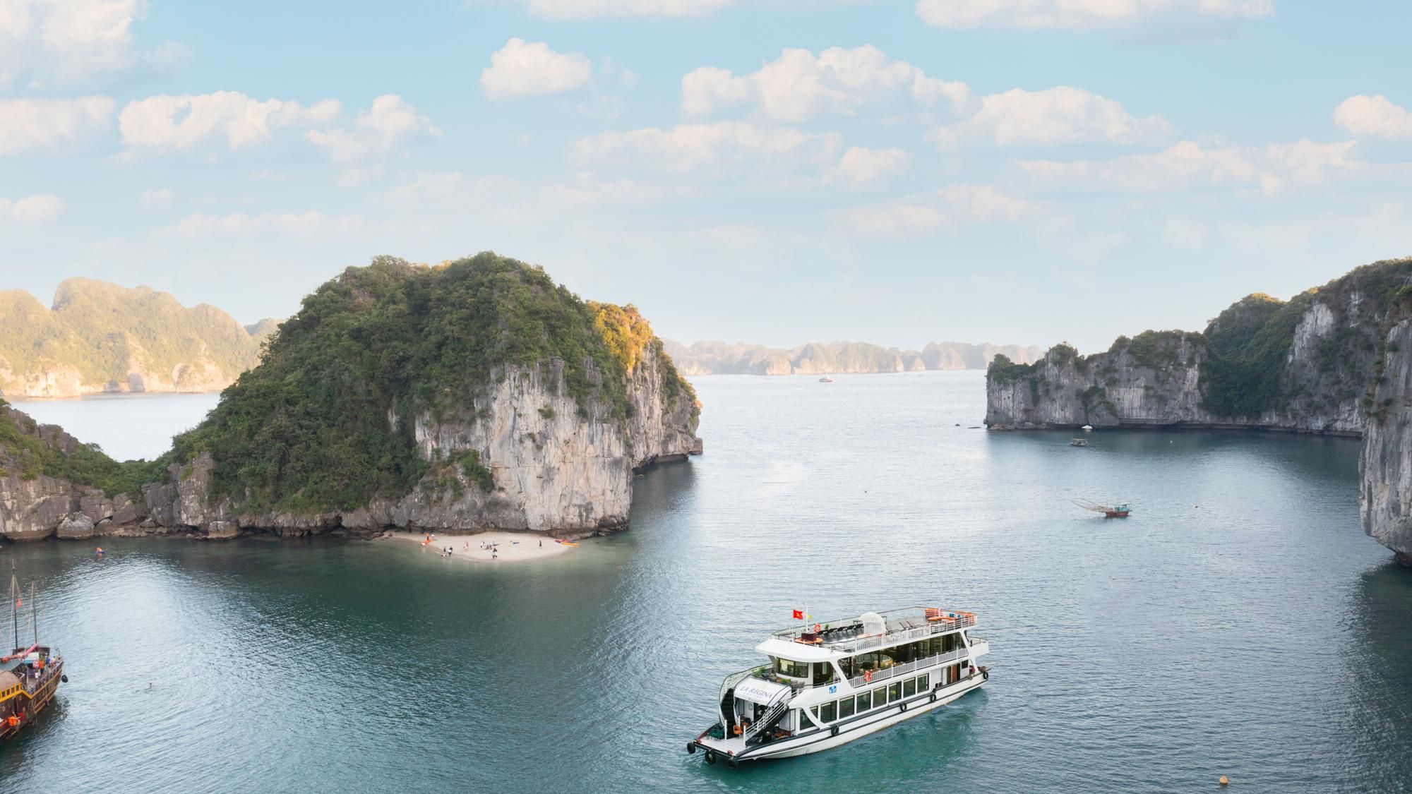 La Regina Day Cruise Halong Bay