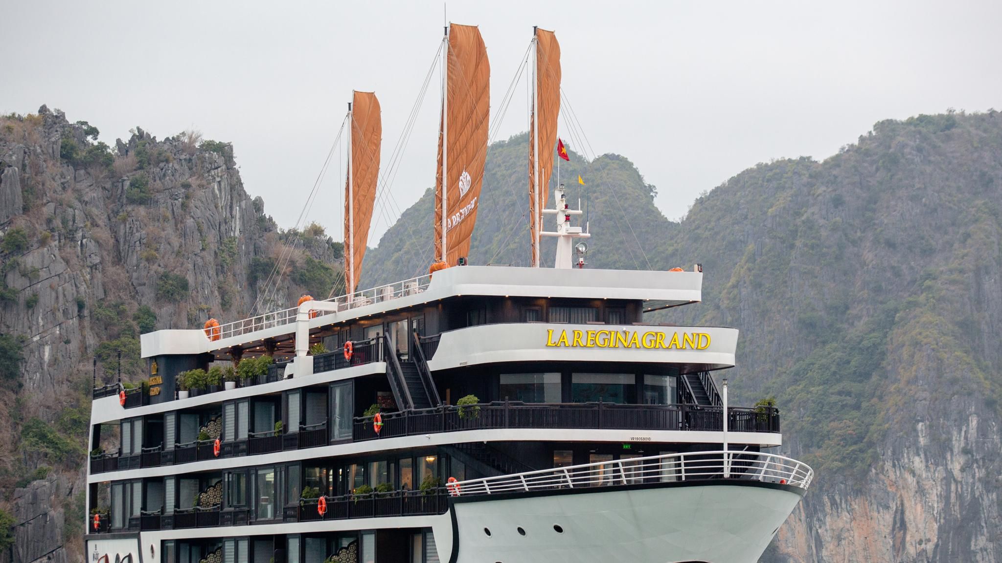 La Regina Legend Cruise in Halong and Lan Ha Bay Vietnam