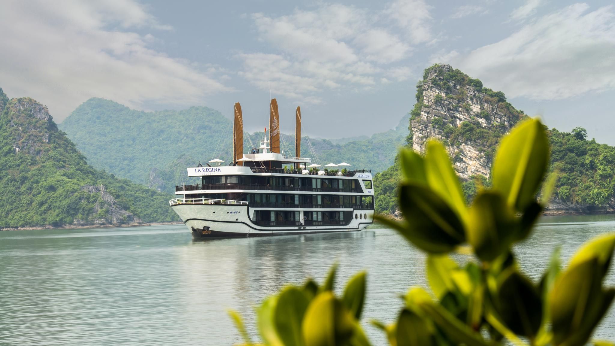 La Regina Legend Cruise in Halong and Lan Ha Bay Vietnam