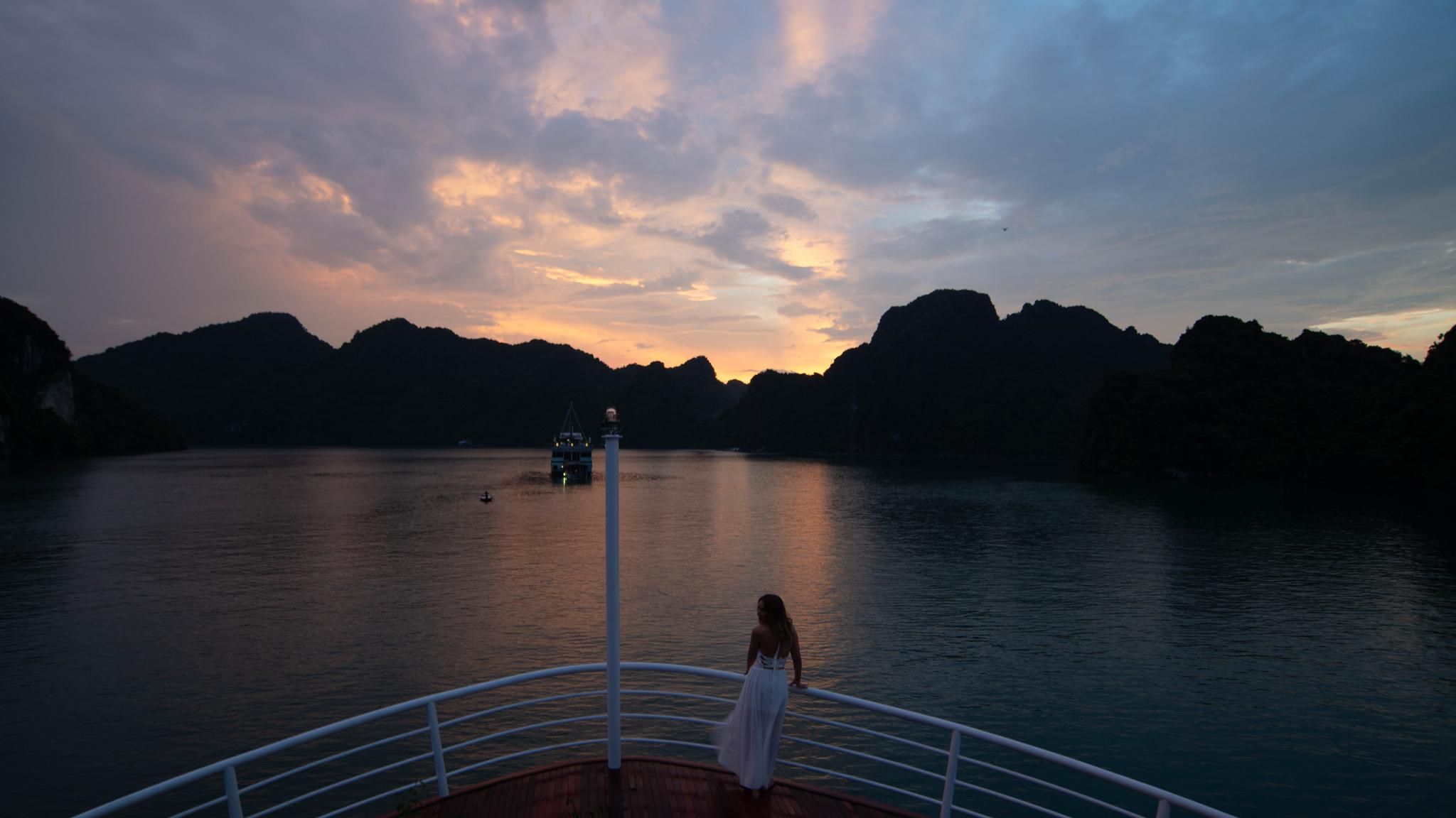 La Regina Legend Cruise in Halong and Lan Ha Bay Vietnam