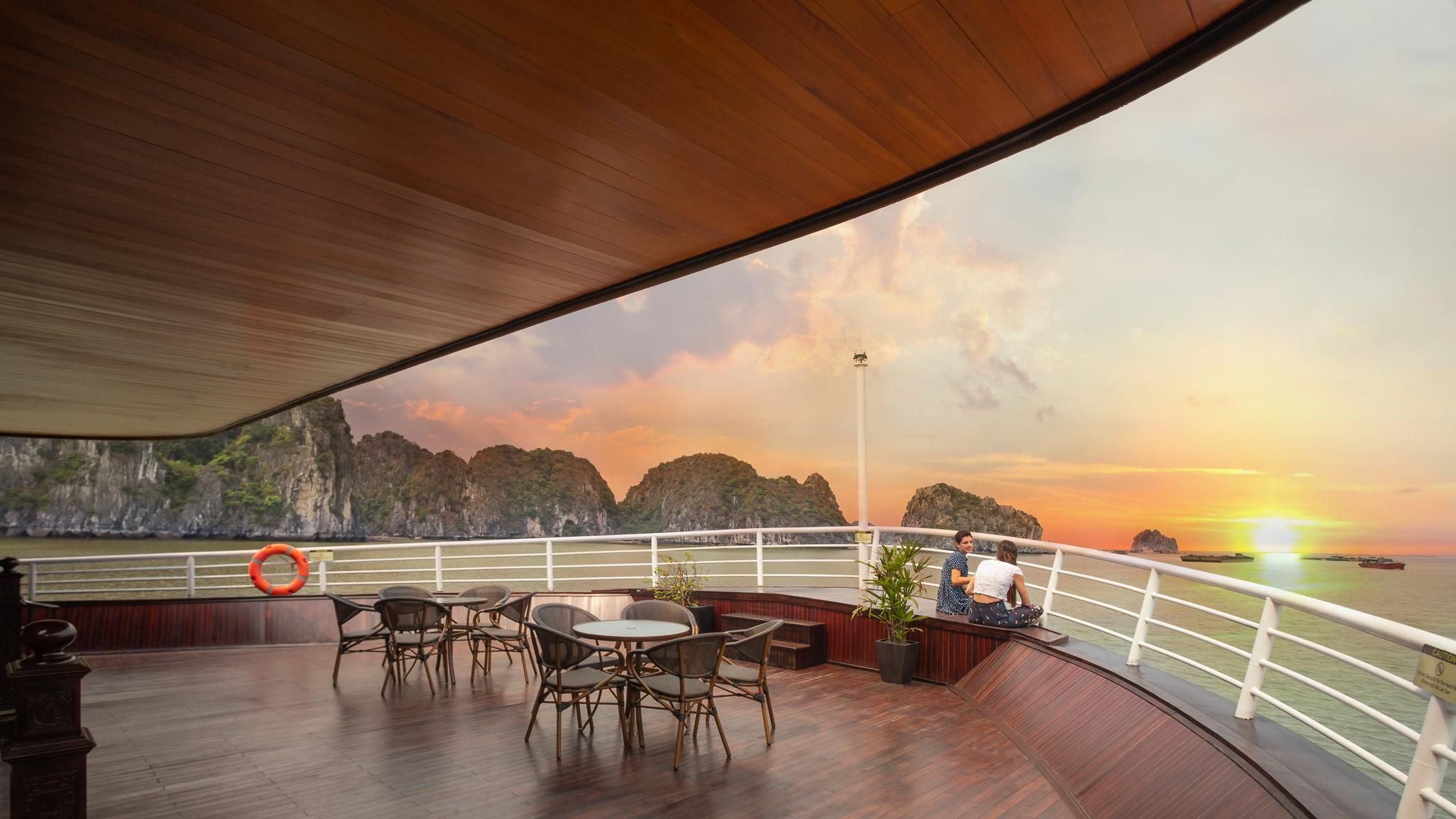 La Regina Legend Cruise in Halong and Lan Ha Bay Vietnam