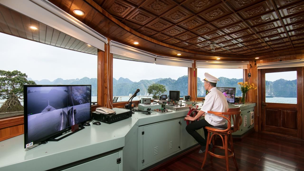 La Regina Royal Cruise in Halong and Lan Ha Bay Vietnam