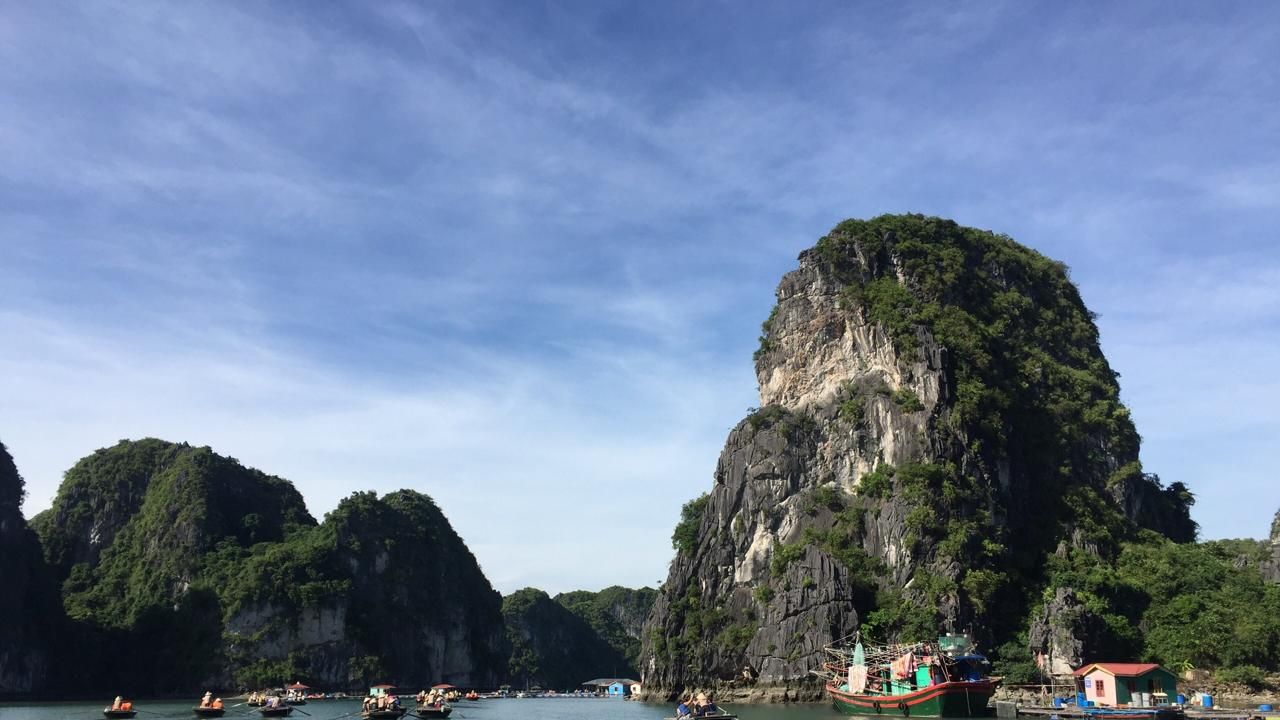 La Regina Royal Cruise in Halong and Lan Ha Bay Vietnam