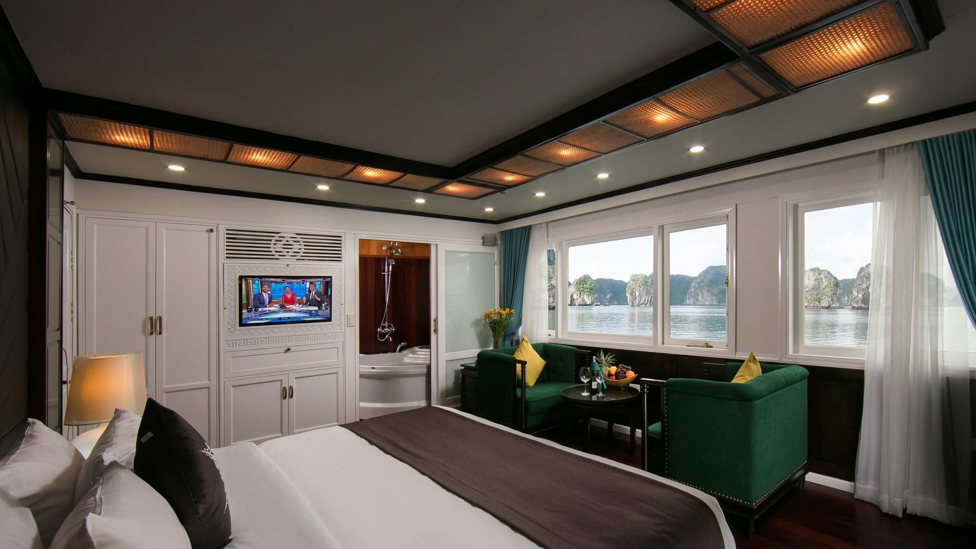 Grand Royal Suite on la Regina Classic Cruise