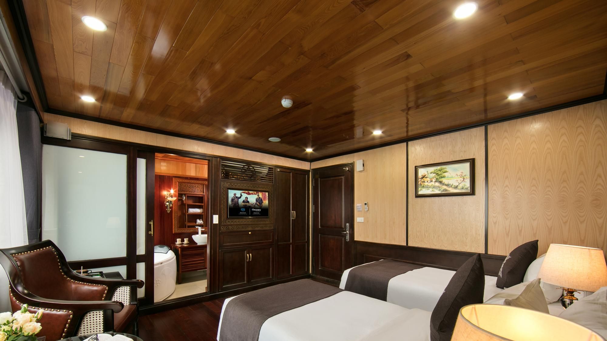 Noble & Imperial Suite Cabin on La Regina Classic Cruise