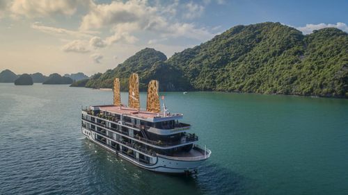 La Regina Grabd Cruise in Halong and Lan Ha Bay Vietnam