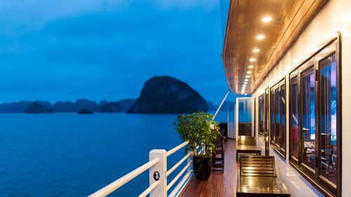 La Regina Royal Cruise in Halong and Lan Ha Bay Vietnam