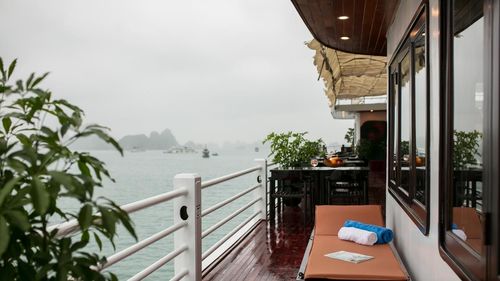 La Regina Royal Cruise in Halong and Lan Ha Bay Vietnam